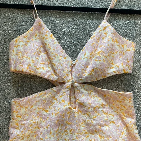 Zara Floral Dress - Picture 2 of 4